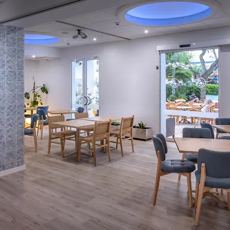Ght Balmes, Hotel-aparthotel&splash מלון 3*
